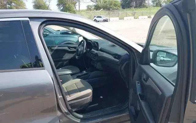 FORD ESCAPE SE 2022