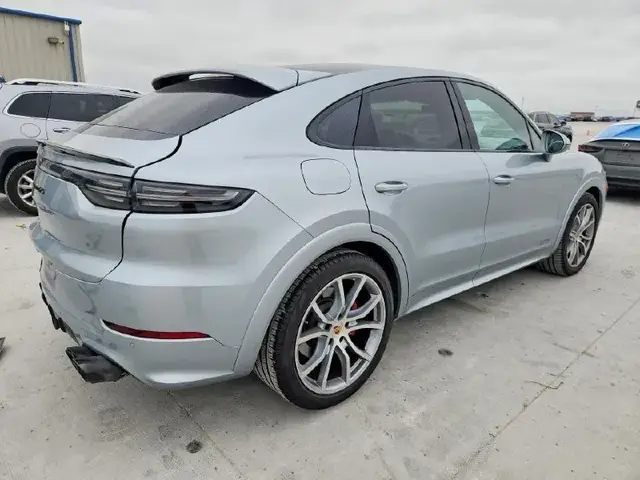 PORSCHE CAYENNE GTS COUPE 2023