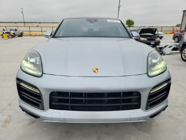 PORSCHE CAYENNE GTS COUPE 2023