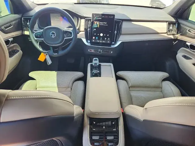 VOLVO XC90 ULTRA 2025