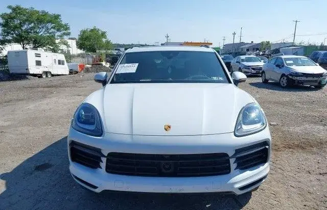PORSCHE CAYENNE PLATINUM EDITION 2023