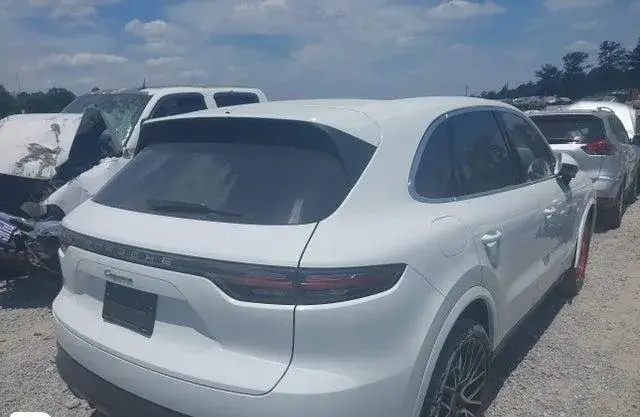 PORSCHE CAYENNE PLATINUM EDITION 2022