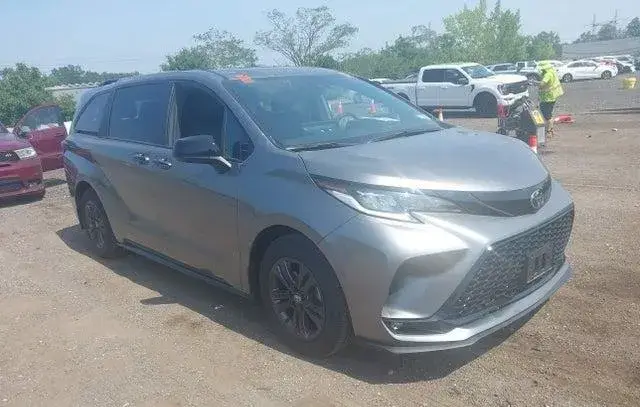TOYOTA SIENNA XSE 2026