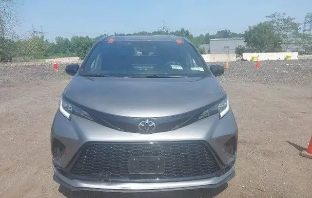 TOYOTA SIENNA XSE 2026