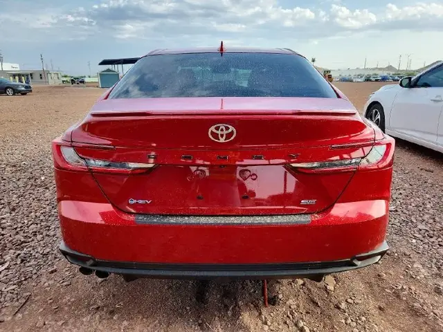 TOYOTA CAMRY SE 2025