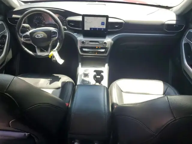 FORD EXPLORER XLT 2022