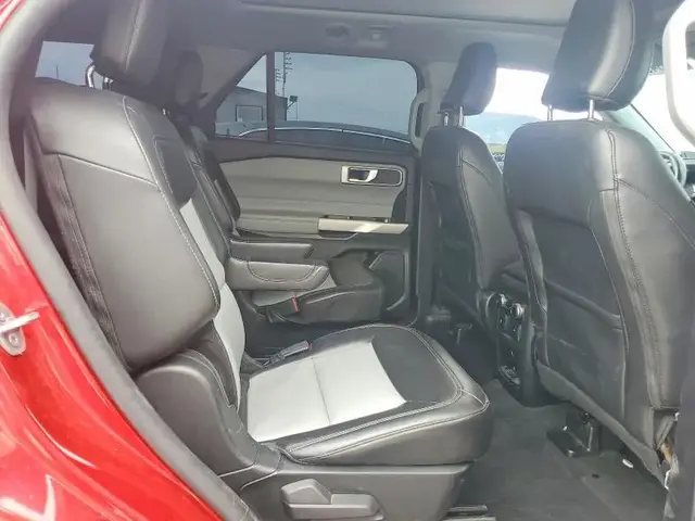 FORD EXPLORER XLT 2022