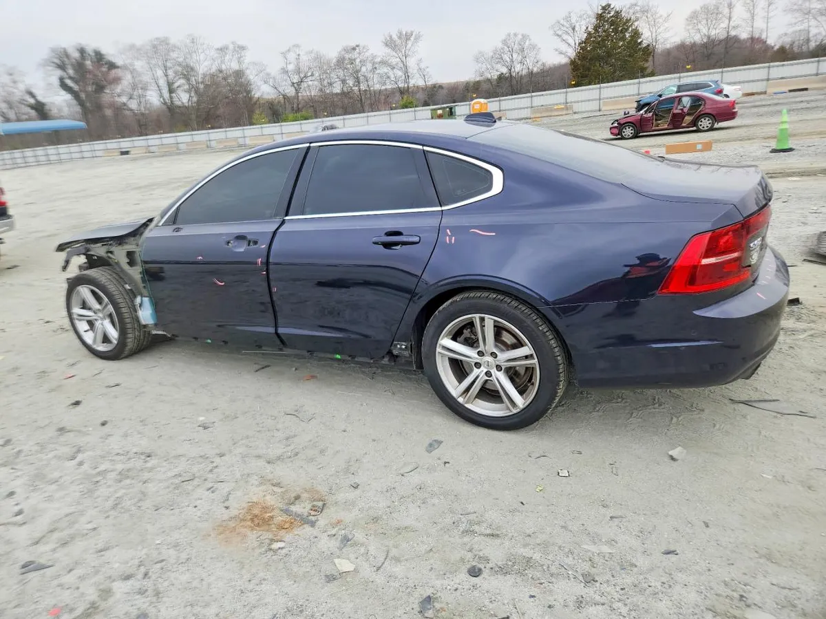 VOLVO S90 T5 MOMENTUM 2017
