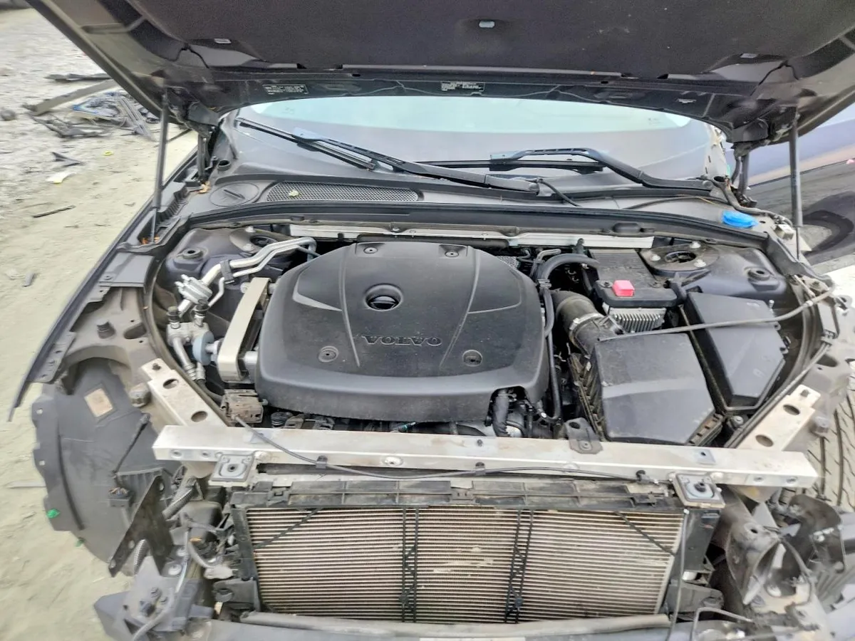 VOLVO S90 T5 MOMENTUM 2017