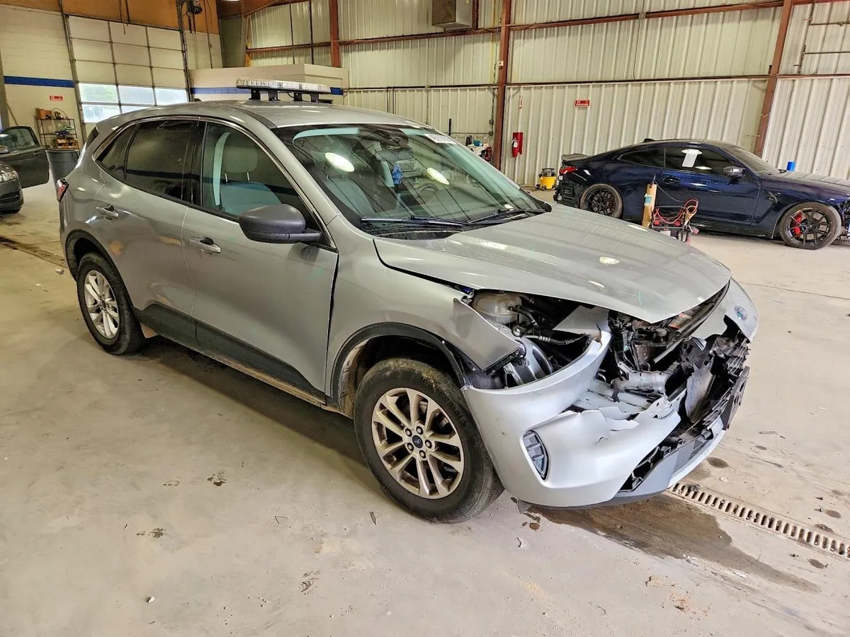 FORD ESCAPE SE 2022