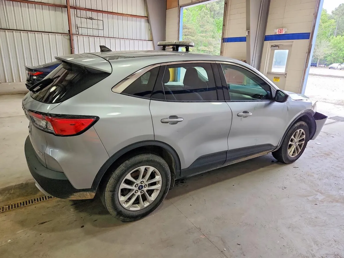 FORD ESCAPE SE 2022