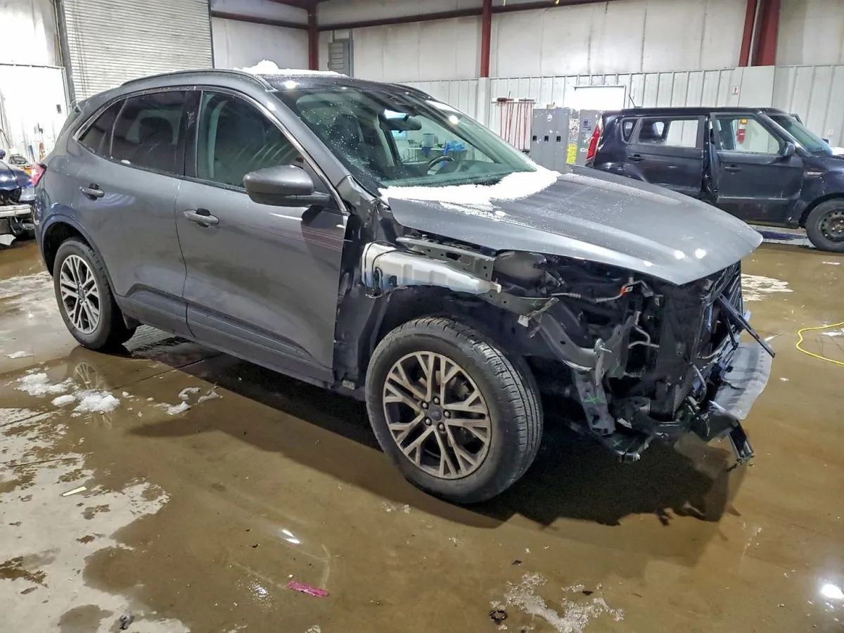 FORD ESCAPE SEL 2022