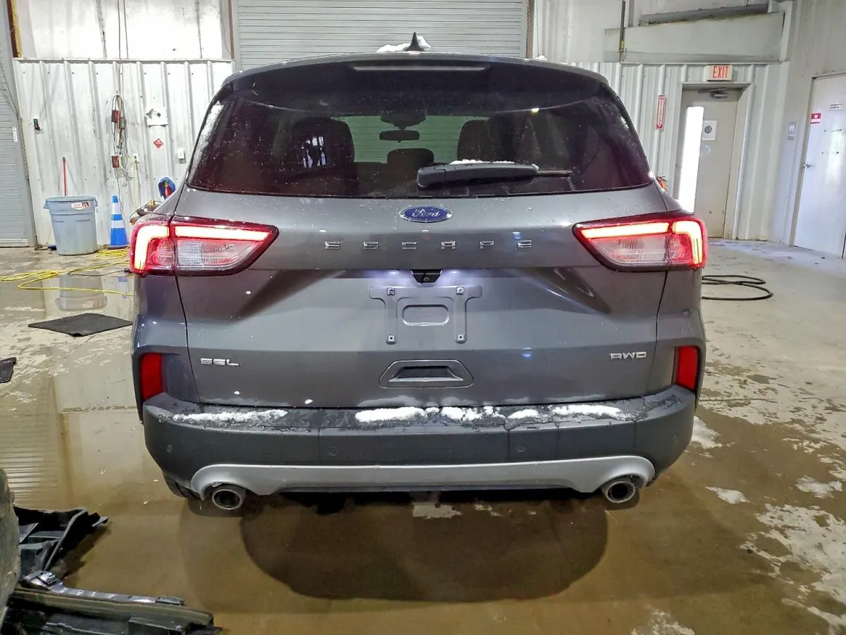 FORD ESCAPE SEL 2022