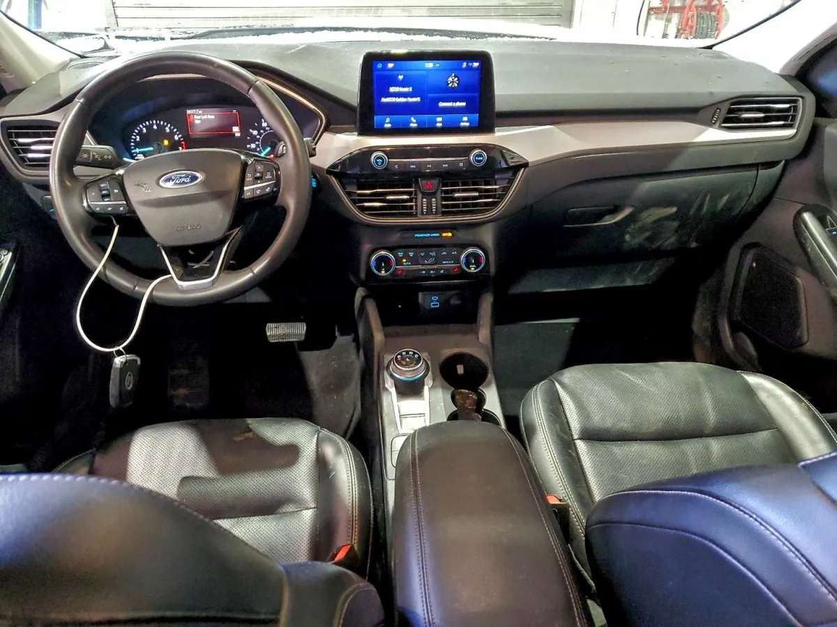 FORD ESCAPE SEL 2022