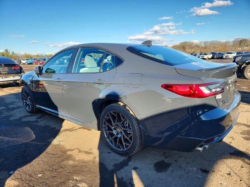 TOYOTA CAMRY SE 2026
