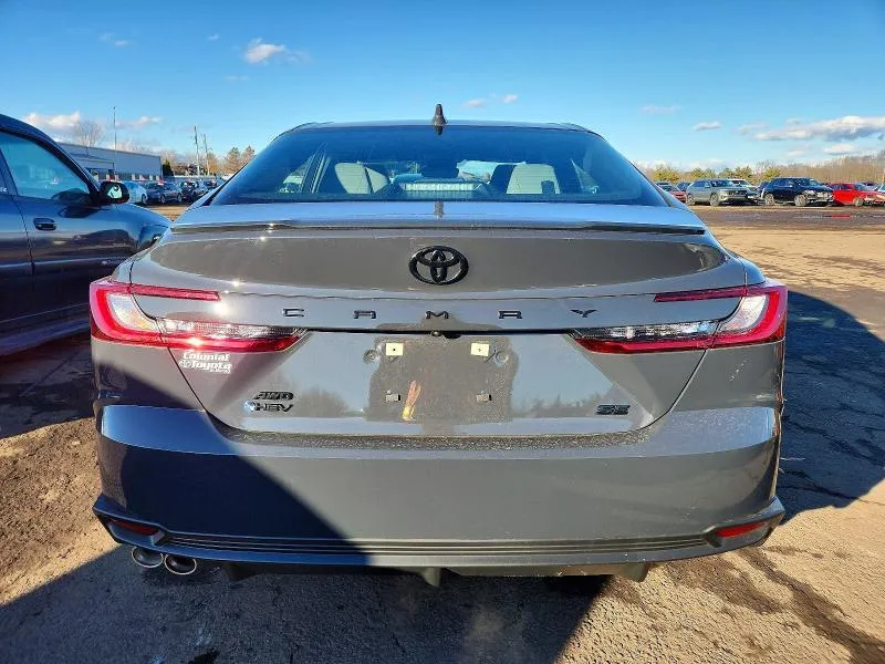 TOYOTA CAMRY SE 2026