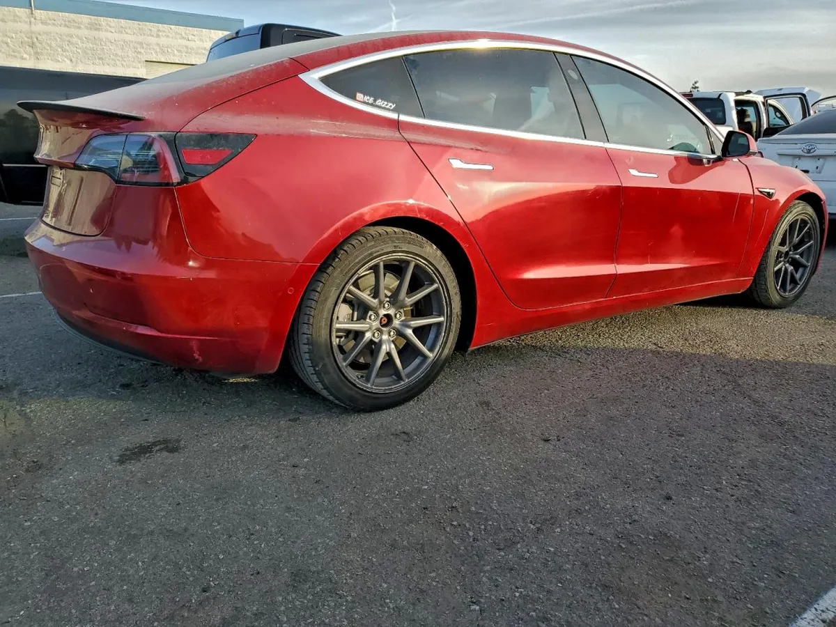 TESLA MODEL 3 2018
