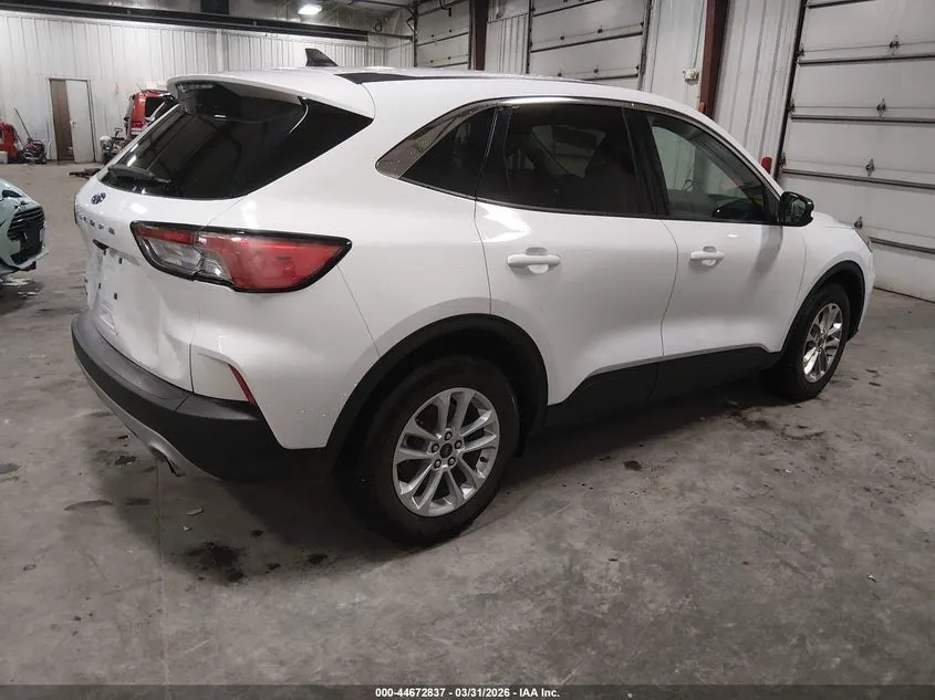 FORD ESCAPE SE 2022