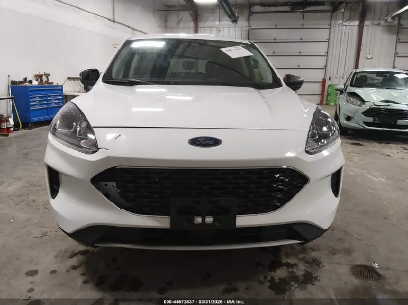 FORD ESCAPE SE 2022