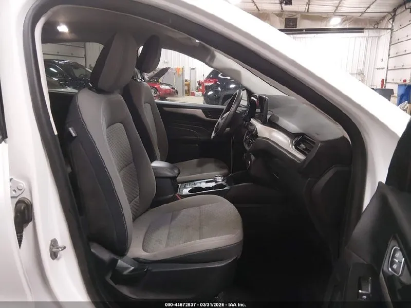 FORD ESCAPE SE 2022