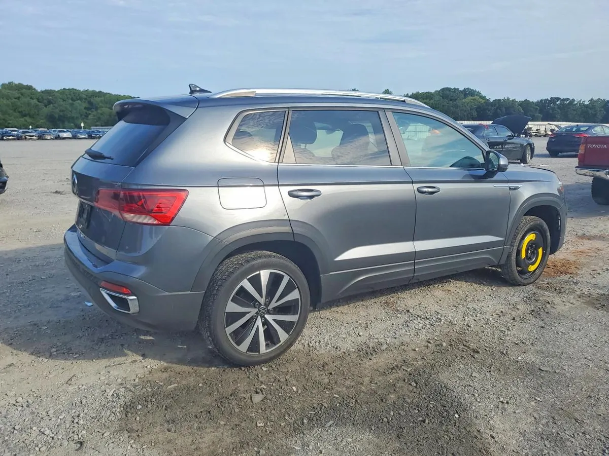 VOLKSWAGEN TAOS SE 2022