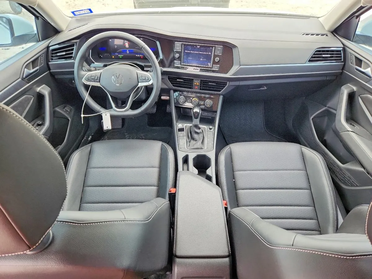 VOLKSWAGEN JETTA SE 2024