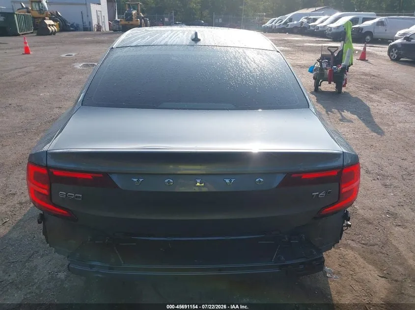 VOLVO S90 T6 MOMENTUM 2018