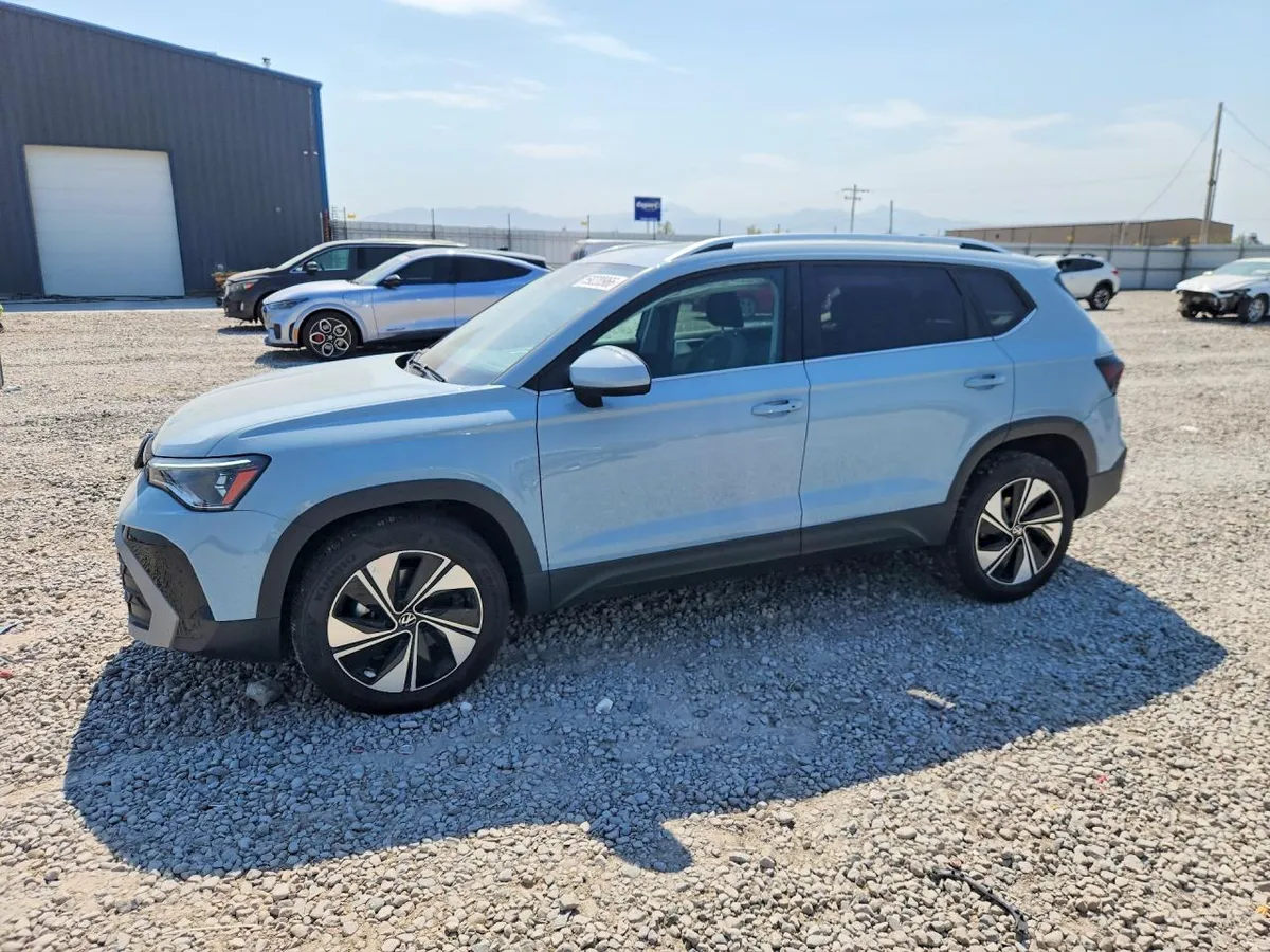VOLKSWAGEN TAOS SE 2025