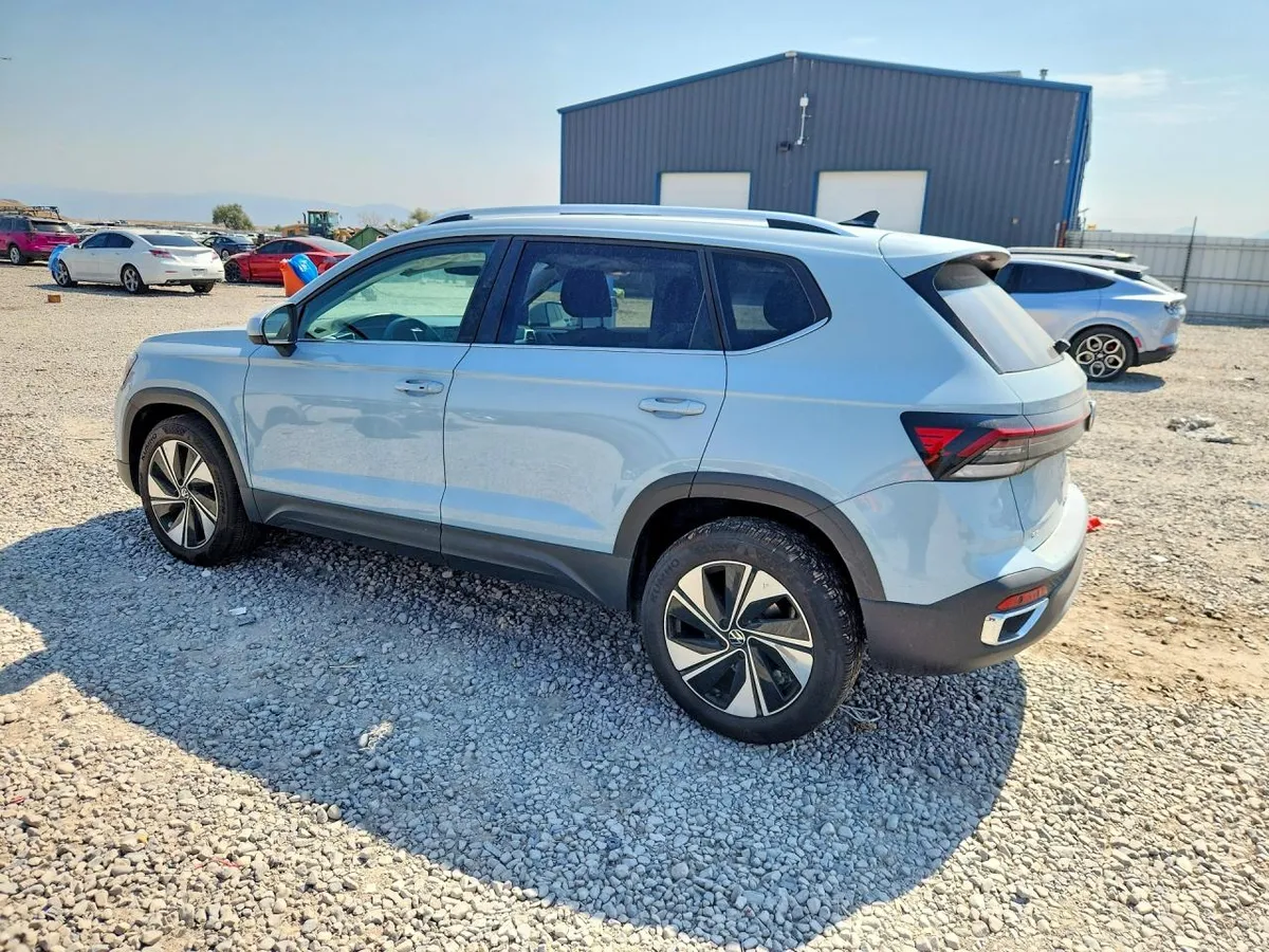 VOLKSWAGEN TAOS SE 2025