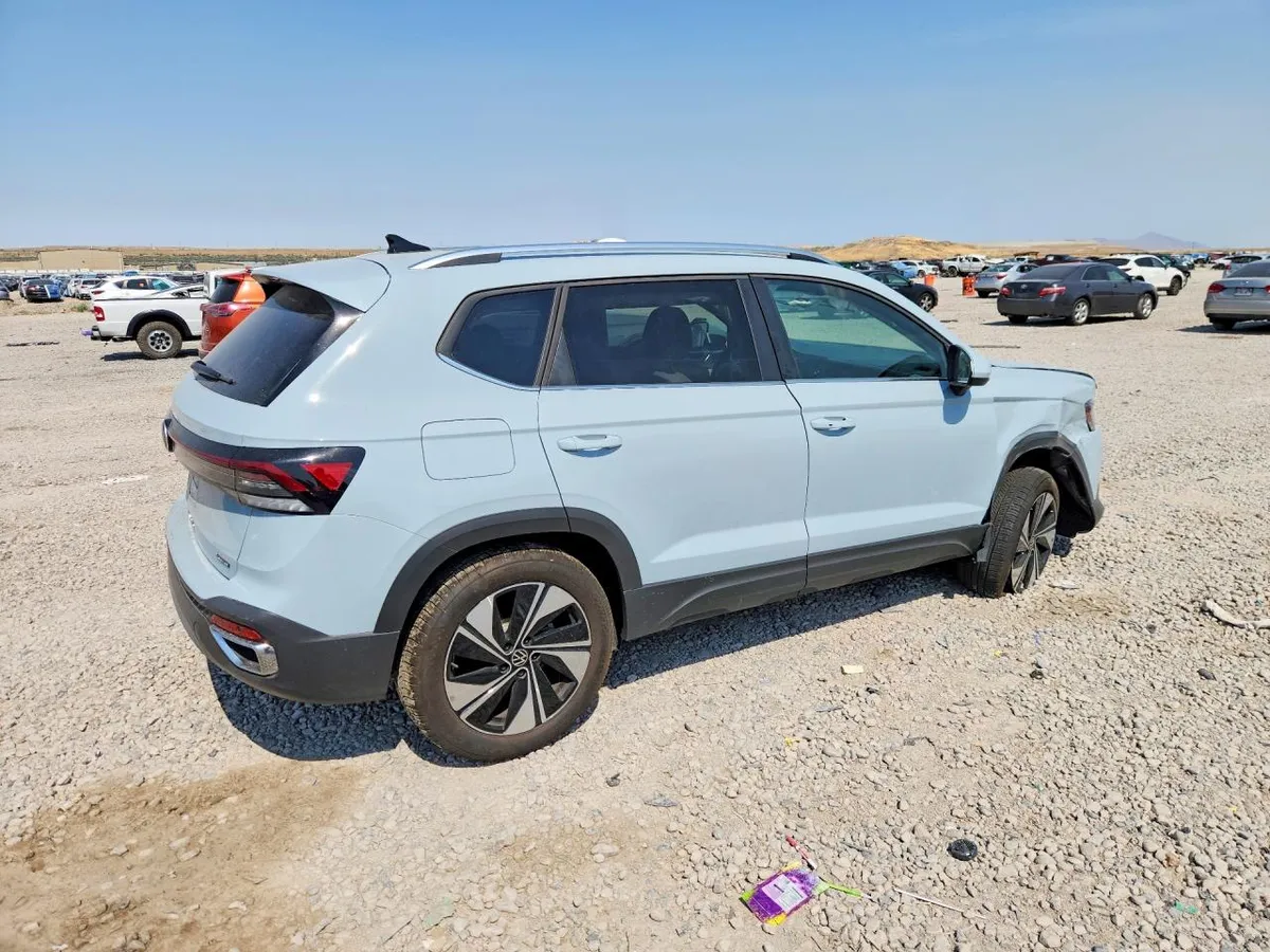 VOLKSWAGEN TAOS SE 2025