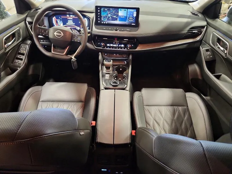 NISSAN ROGUE PLATINUM 2026