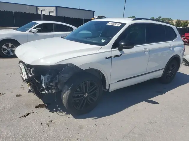 VOLKSWAGEN TIGUAN SE R-LINE BLACK 2021