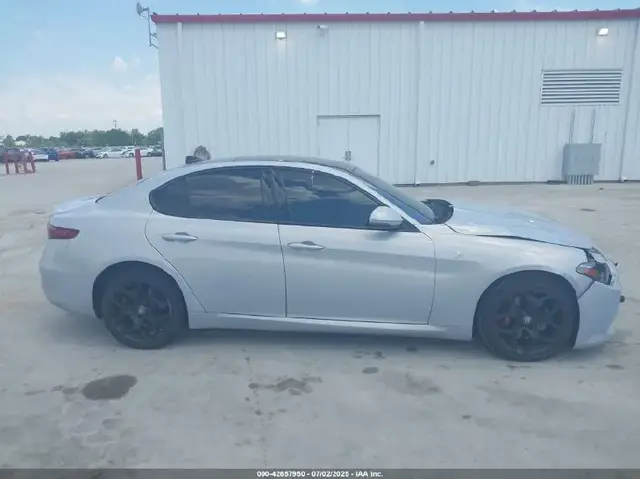 ALFA ROMEO GIULIA TI AWD 2022