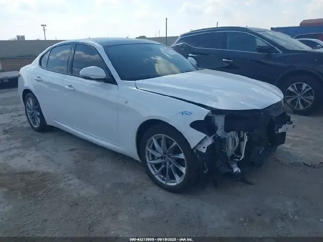 ALFA ROMEO GIULIA 2022
