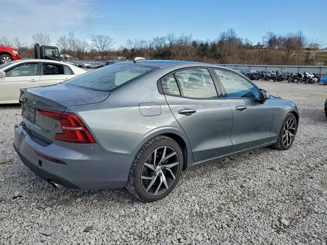 VOLVO S60 T6 MOMENTUM 2019