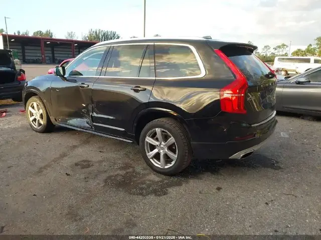 VOLVO XC90 T5 MOMENTUM 7 2021