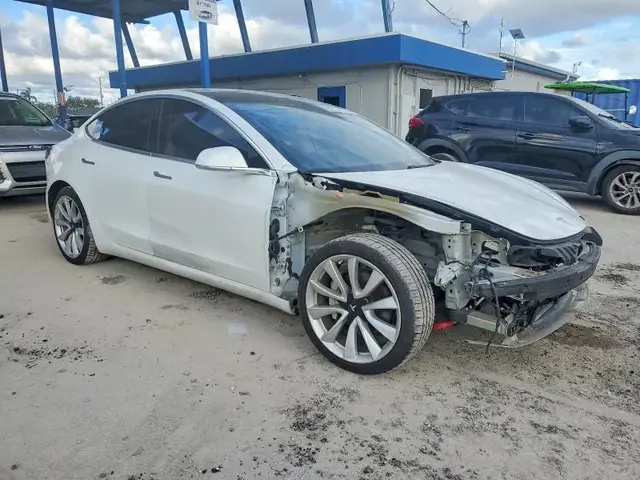 TESLA MODEL 3 2019
