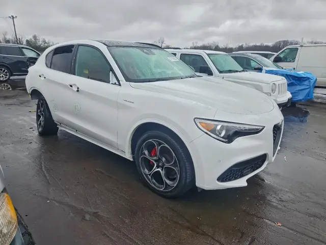 ALFA ROMEO STELVIO TI 2022