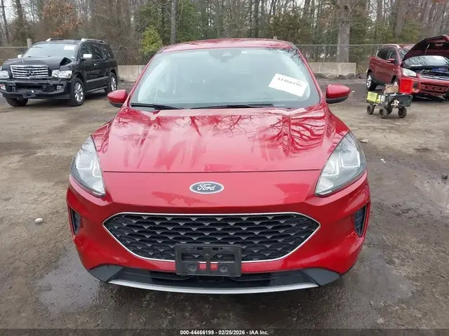 FORD ESCAPE SE 2021
