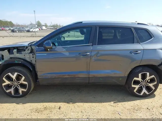 VOLKSWAGEN TAOS 2022