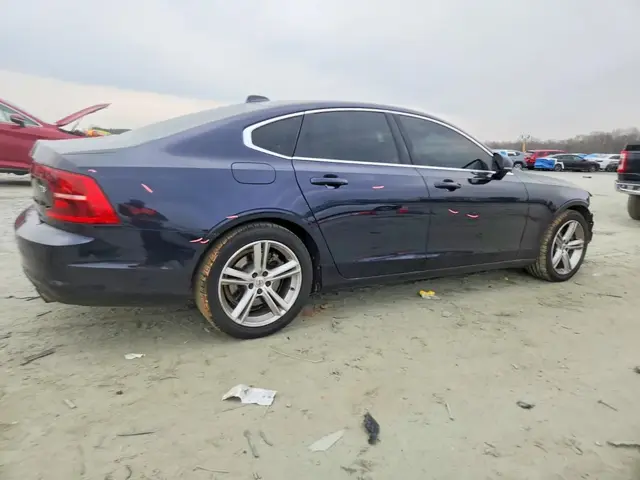 VOLVO S90 T5 MOMENTUM 2017