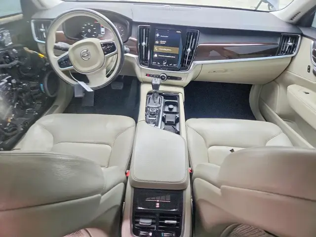 VOLVO S90 T5 MOMENTUM 2017