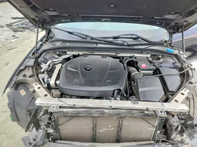 VOLVO S90 T5 MOMENTUM 2017