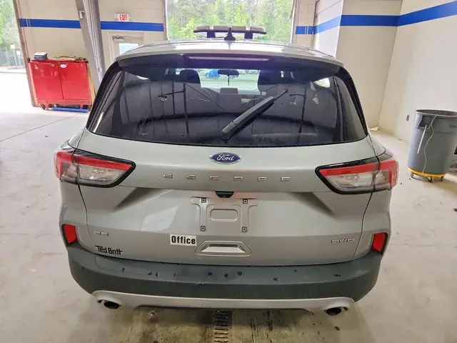 FORD ESCAPE SE 2022