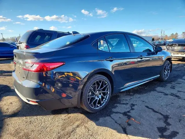 TOYOTA CAMRY SE 2026