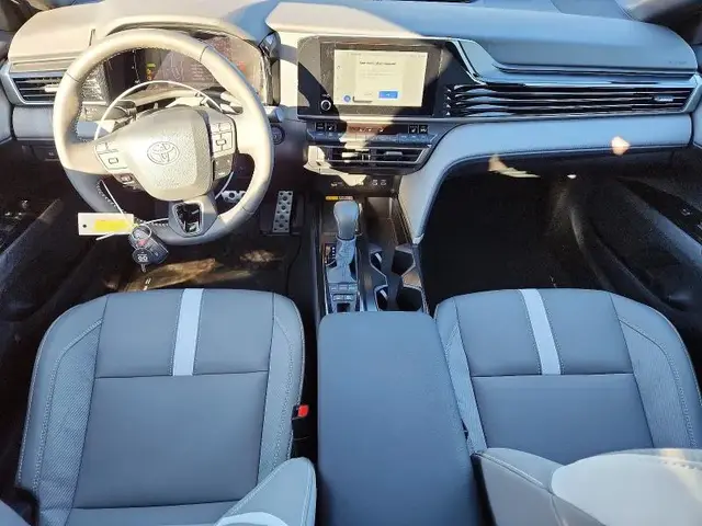 TOYOTA CAMRY SE 2026