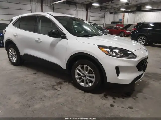 FORD ESCAPE SE 2022