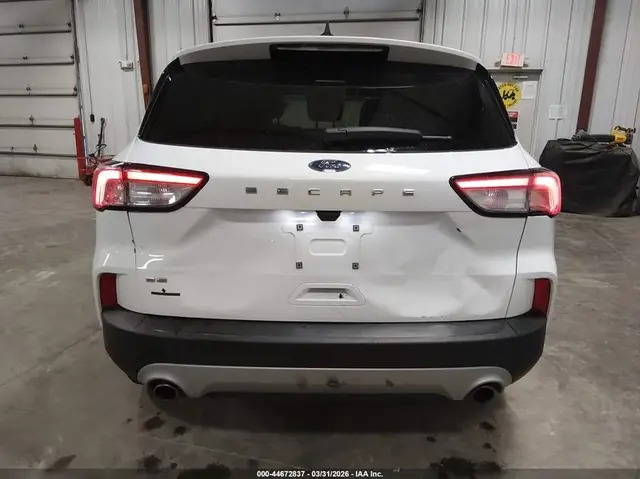 FORD ESCAPE SE 2022