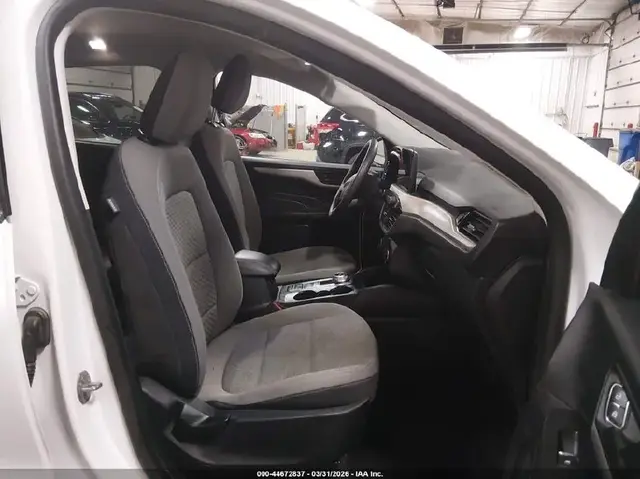 FORD ESCAPE SE 2022