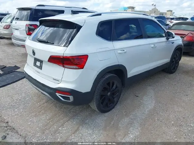 VOLKSWAGEN TAOS SE 2022